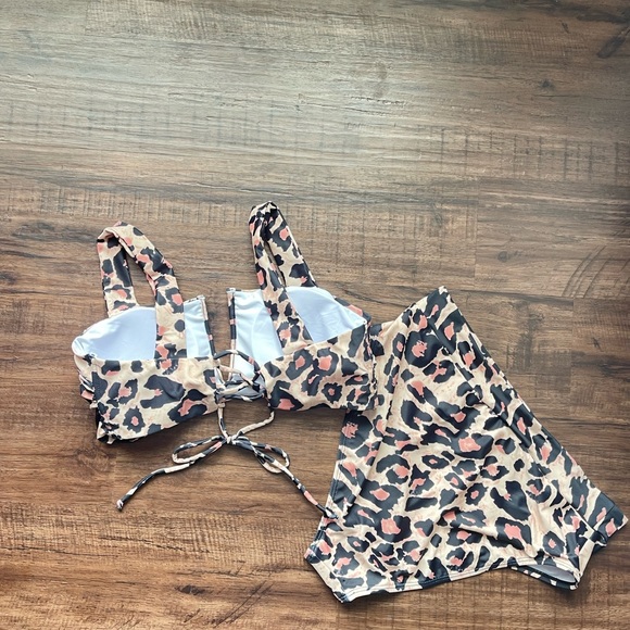 Leopard print bikini - Picture 5 of 5